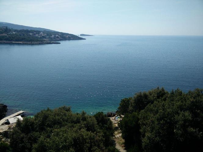 Kuća sa pogledom na more u Baru u naselju Utjeha