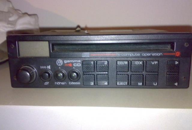 Kupujem fabricki CD Plejer