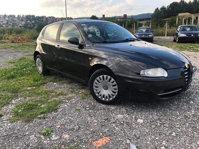 Alfa Romeo 147 1,9 JTD 85 KW 2003 godina.