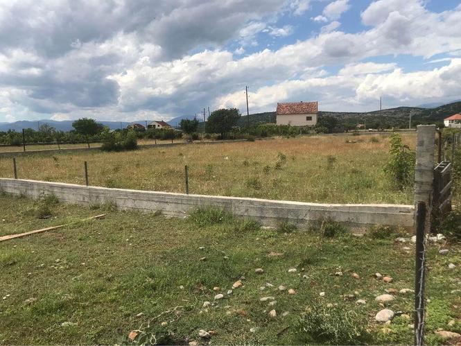 Imanje 2419m2 (Voda struja) Mjesto Dinosa