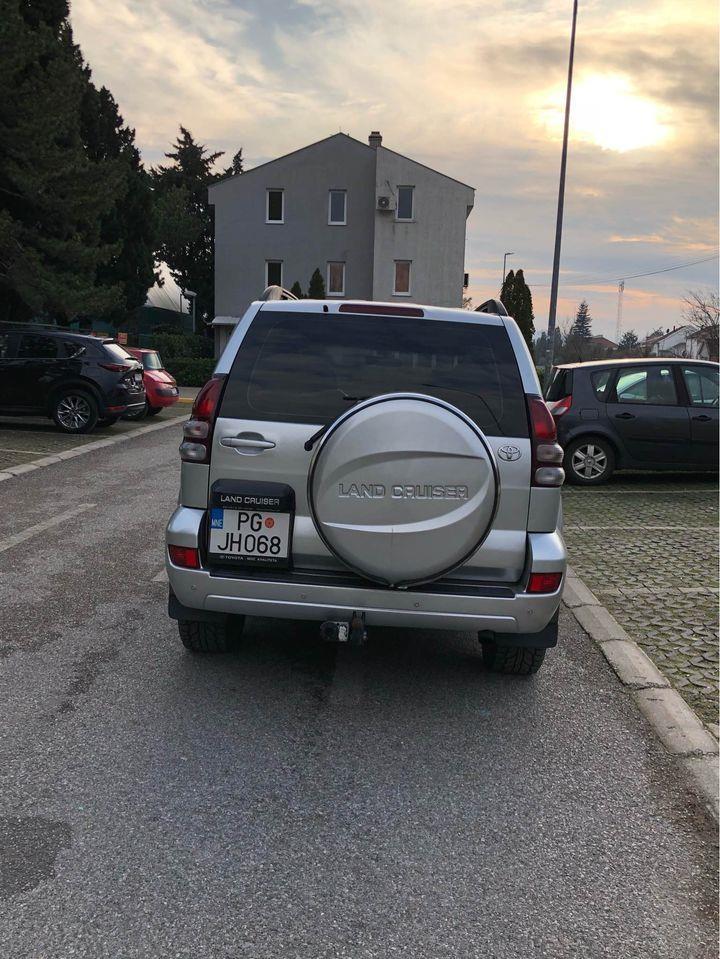 Toyota-Land-Cruiser
