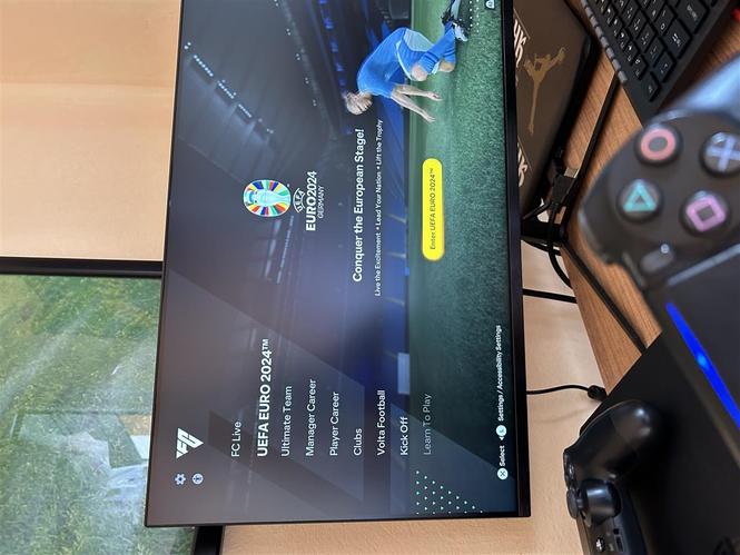 Prodajem Ps4 slim