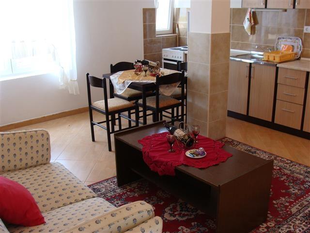 Izdajem namjesten jednosoban stan 40m2 
