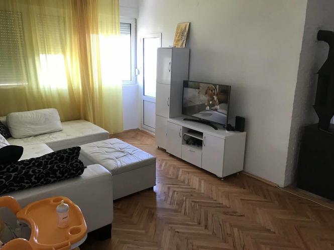 PRODAJA, DVOSOBAN KOD GINTAŠA