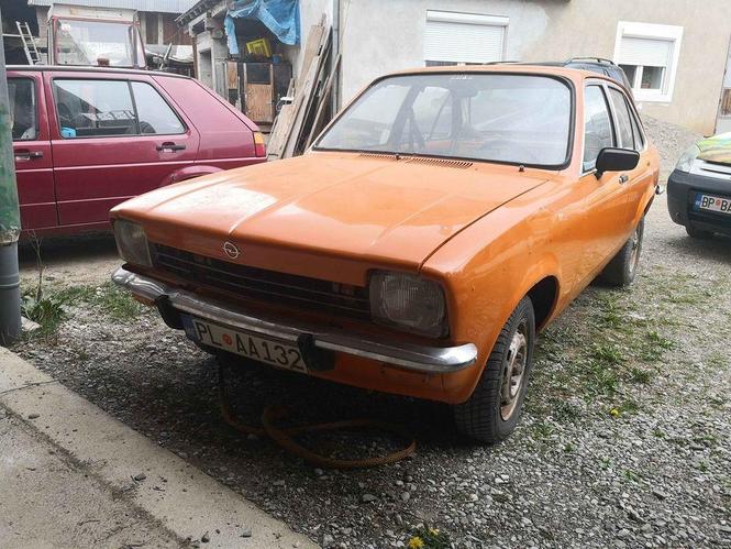 Opel kadet 1200 c 77 god ispravan tek ofarban moguca zamjena