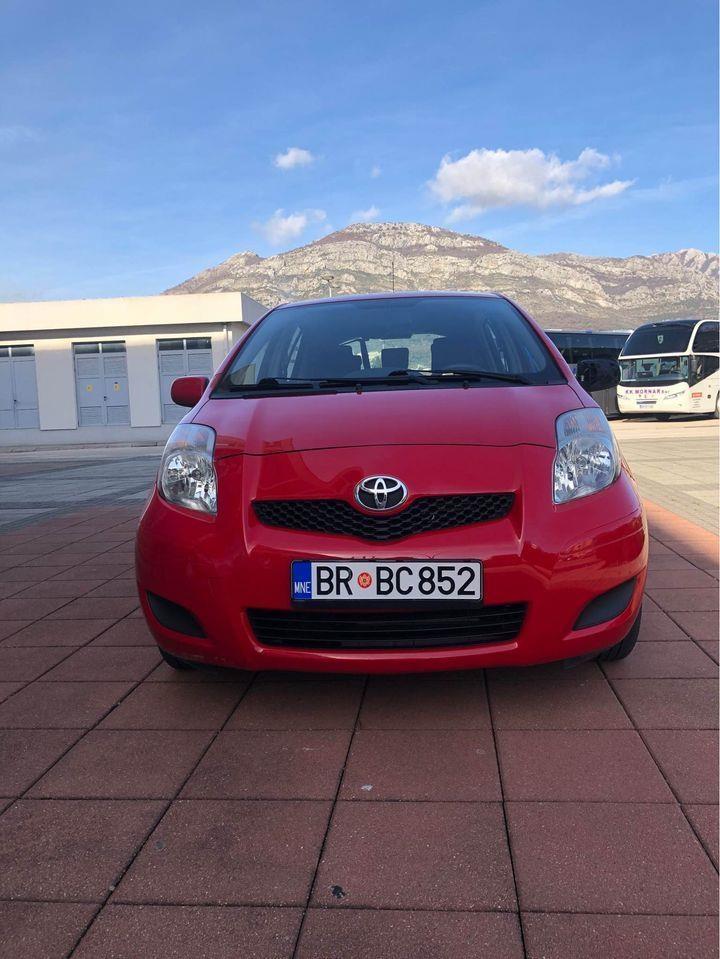 Toyota-yaris-1-4b-tiptronic-2011-presla-70k-top-stanjee-bez-
