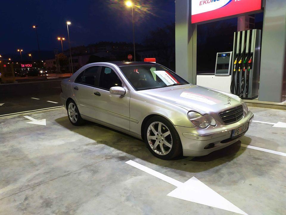 Prodaje-se----069-757-400