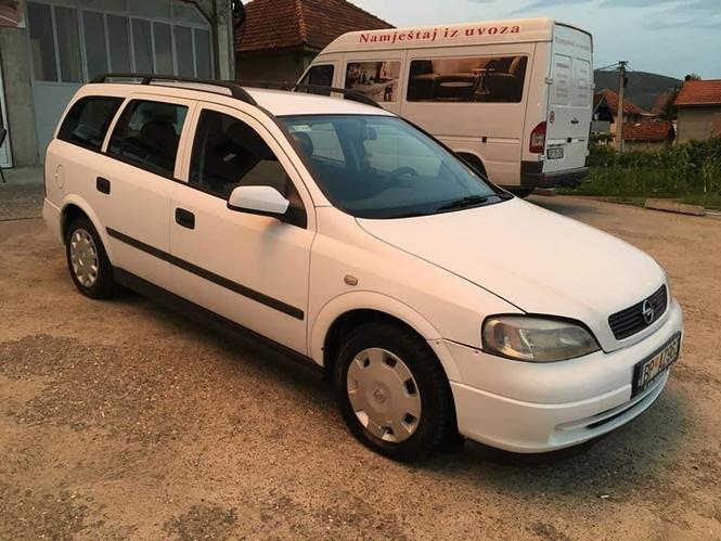 Opel astra