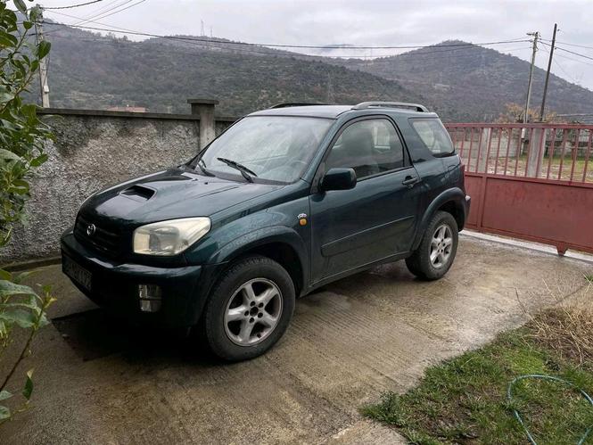 Prodajem Tojotu Rav 4