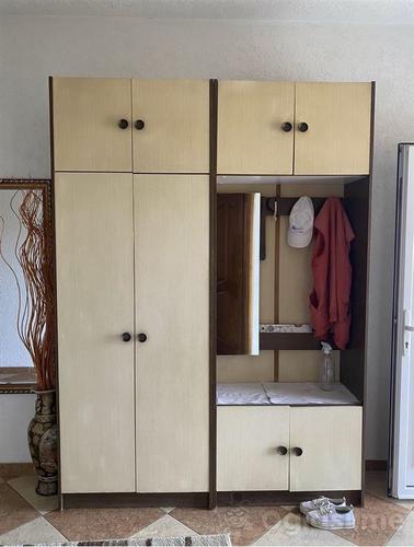 Prodajem plakar za predsoblje 160cm x 36cm 100e