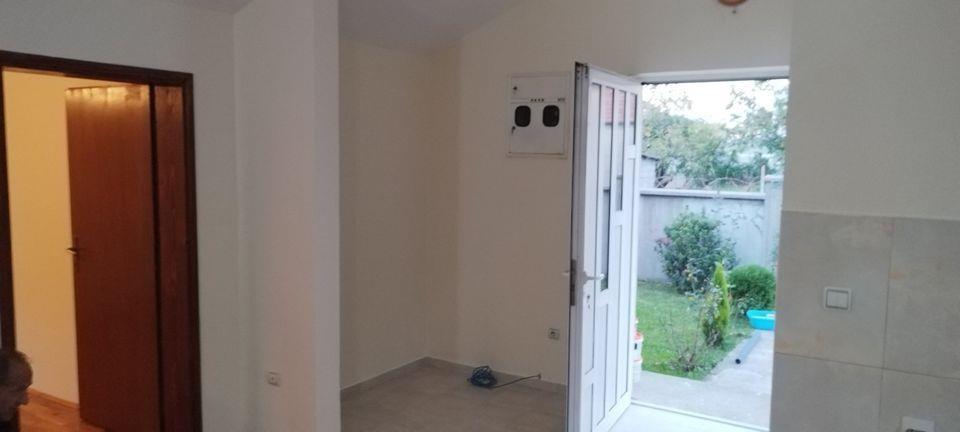 Izdaje-se-prazan-jednosoban-stan-40m2--Zabjelo---Zelenika