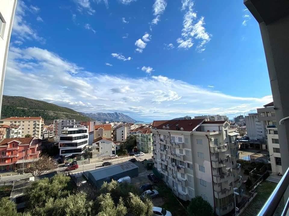 Izdajem-jednosoban-stan-u-Budvi