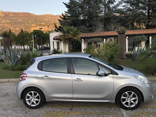 Pezo 208  1,4 hdi automatic 2013 g