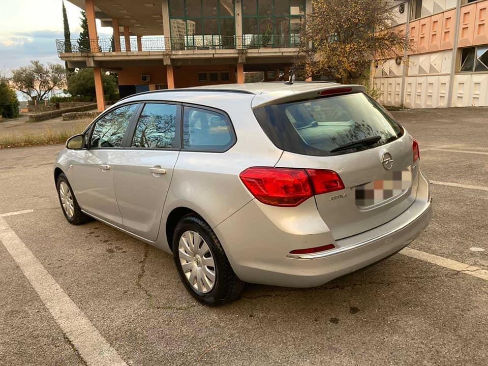 Opel-Astra-1-7-dizel-2013