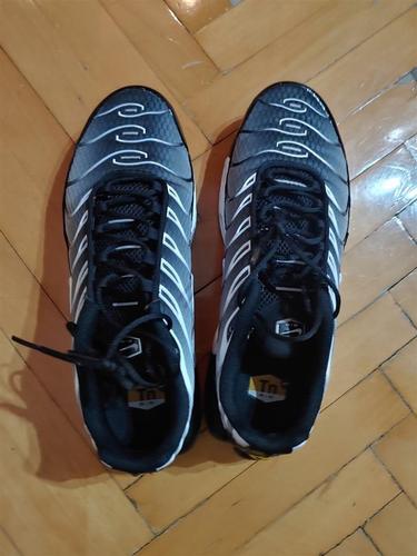 prodajem patike (NENOSENE) orginal Nike TN