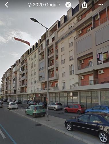 PRODAJA, JEDNOSOBAN STARI AERODROM ZGRADA "NORMAL"