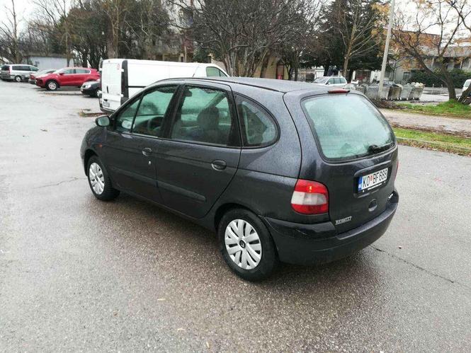 RENO SENIK 1.6 BENZIN  KIL 79.GOD  2002 AUTO OCUVANO DOBRO .