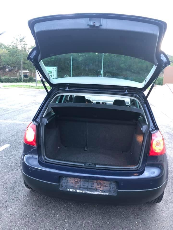 --PRODAJE-SE-VW-GOLF-5