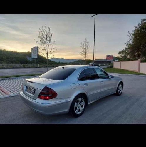 Mercedes E220  2004g