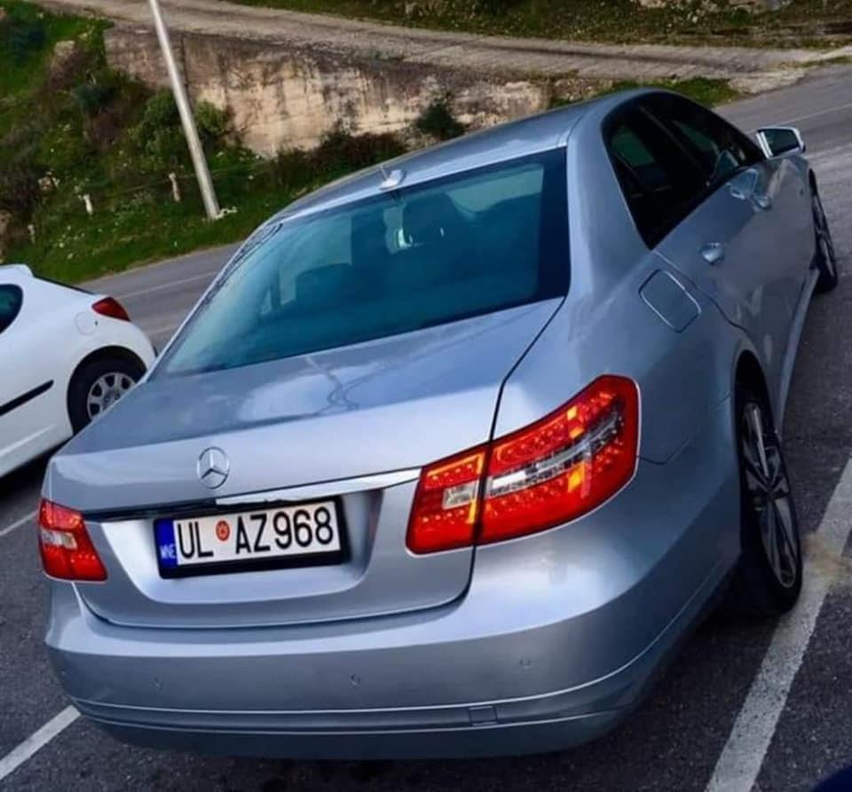 MERCEDES-E220