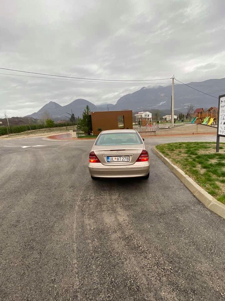 --PRODAJE-SE-MERCEDES-BENZ-C-CLASS
