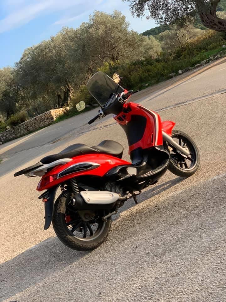 Piaggio-Beverly-250-SPORT-2007
