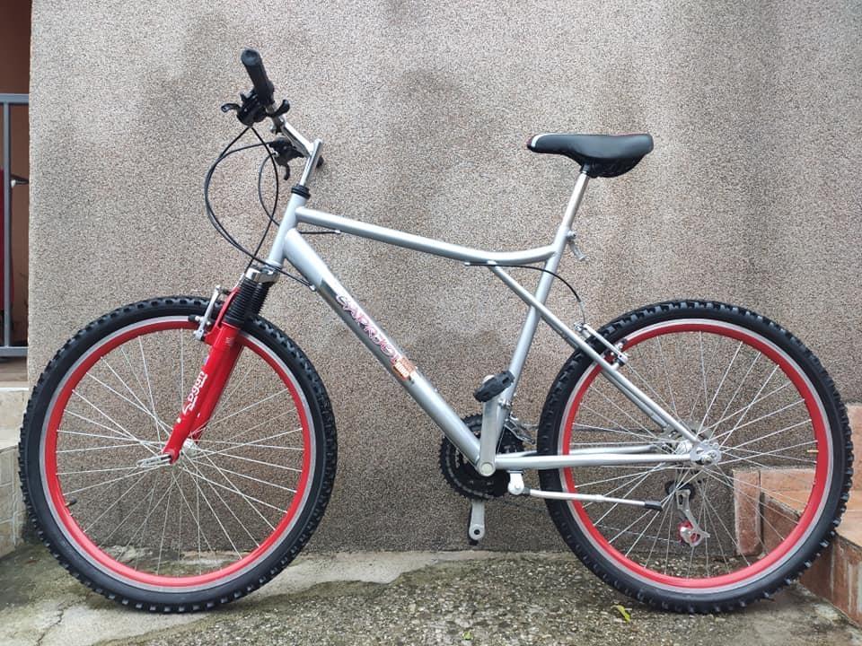 Prodajem-biciklo-Capriolo--21-brzina--shimano-mjenjači--52cm