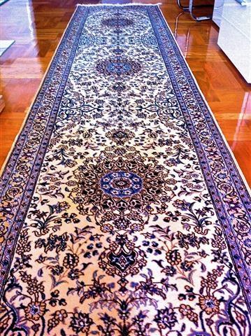 Hand-made tepih