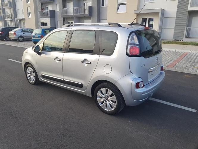 Citroen C3 Pikasso 1.6HDI 73kw 2013godiste. Registrovan godi