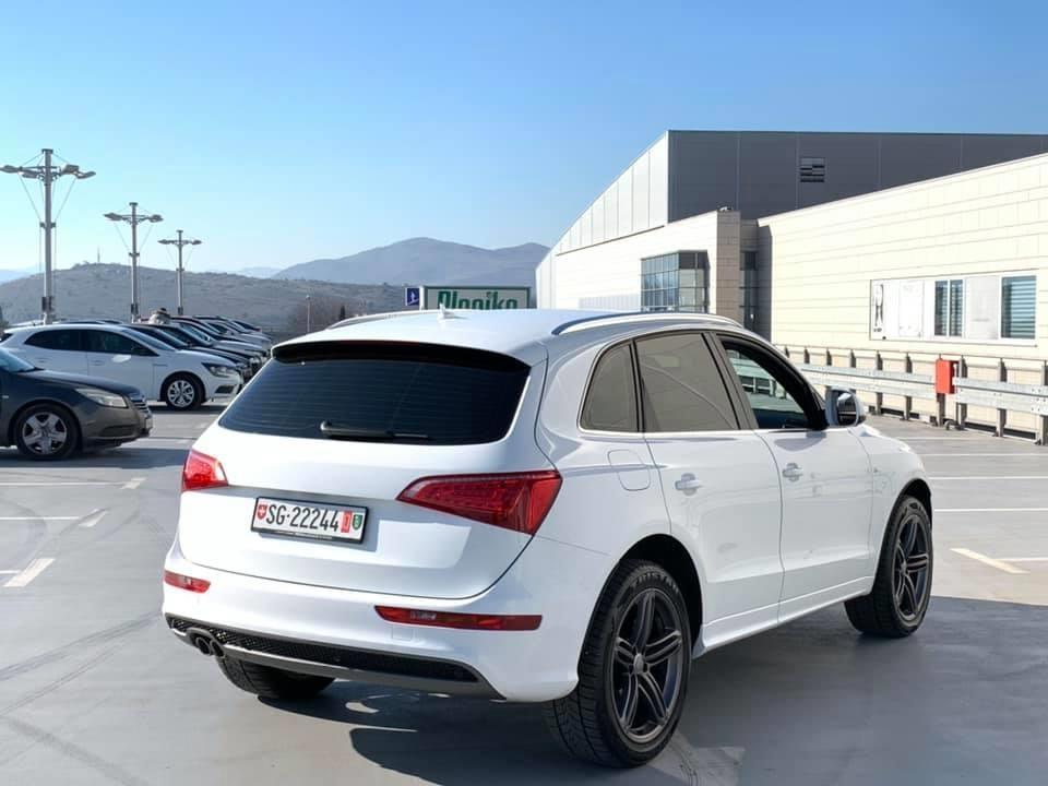 Audi-Q5-2-0Dizel--