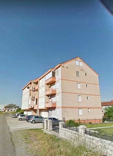 Prodaje se jednosoban stan povrsine 47m2
