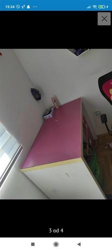 Prodajem polovan radni sto i novu stolicu