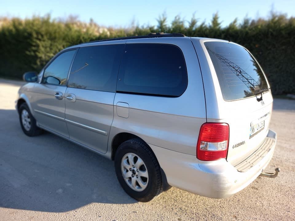 Kia-Carnival