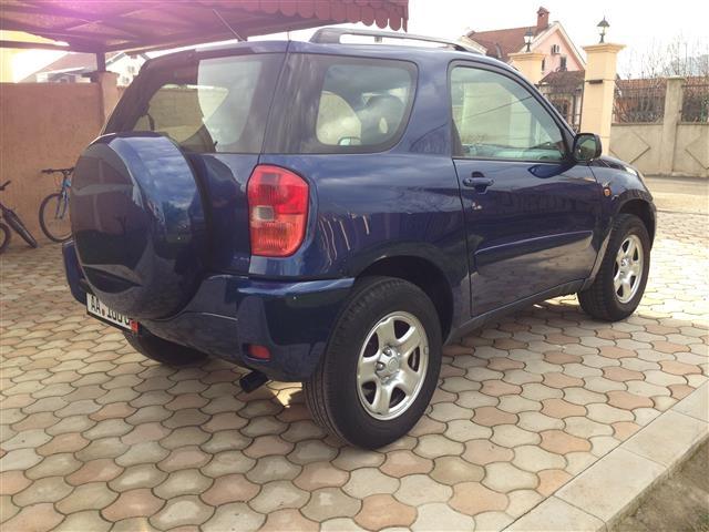 Dzip-Toyota-RAV-4-3-vrata--2-0-d4d-motor--02