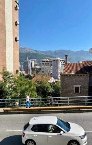 Garsonjera, Gospostina,  Budva
