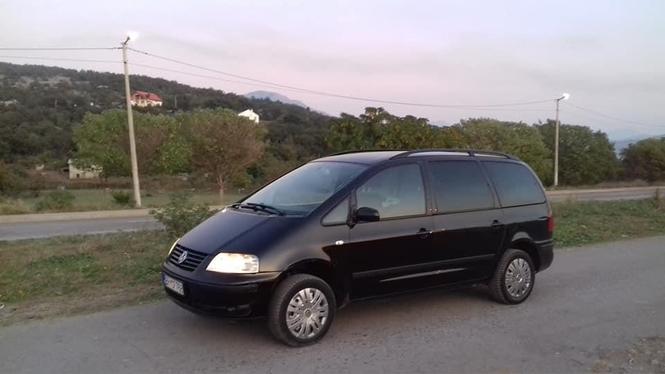 PRODAJE SE AUTO SARAN 1.9 85 KILOVATI