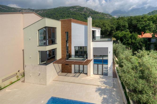 Nova vila u Budvi