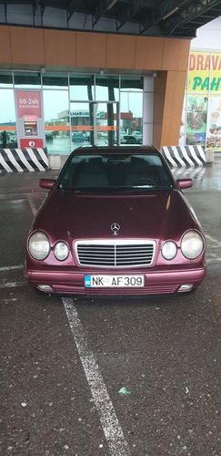 Mercedes 220 D
