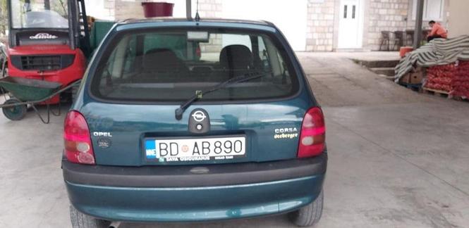 Opel corsa 1.4  7 mjeseci reg  bez centa ulaganje