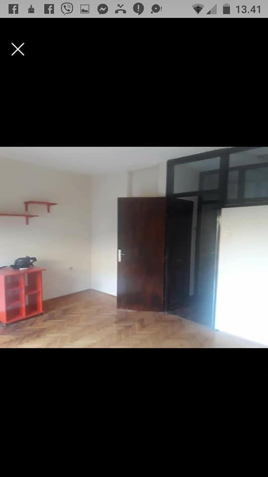 Prodaja-Podgorica-Malo-brdo-garsonjera-26m2+14m2-u-prizemlju