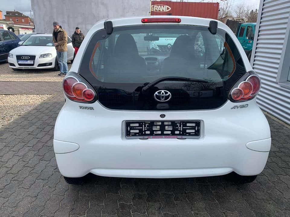 --PRODAJE-SE-TOYOTA-AYGO