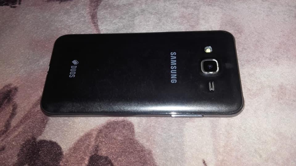 Prodajem-Ili-menjam-telefon-samsung-galaxy-j5