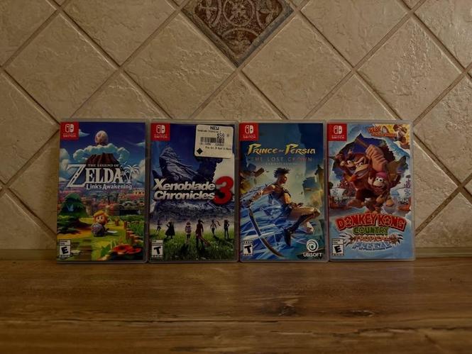 Nintendo Switch OLED (Bijeli Joy-Con)