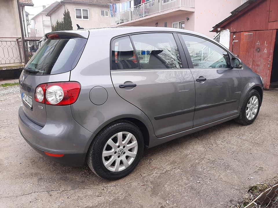 Volkswagen-Golf-PLUS