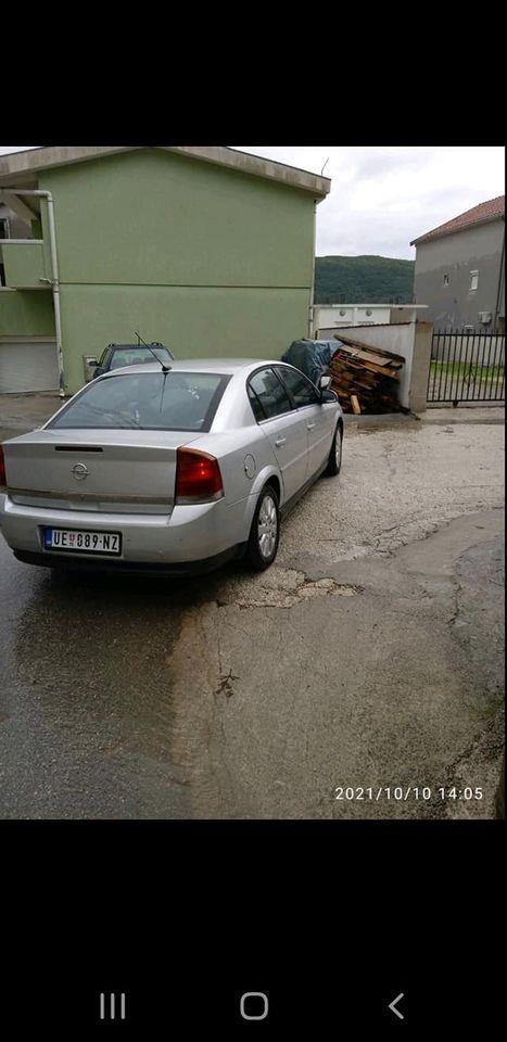 Prodaje-se-Opel-Vektra-2-2-2004-god
