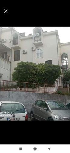 Hitna prodaja Podgorica Malo brdo kod marketa Vivija prostor