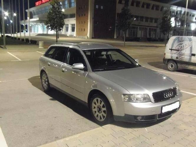 Audi A4 -04