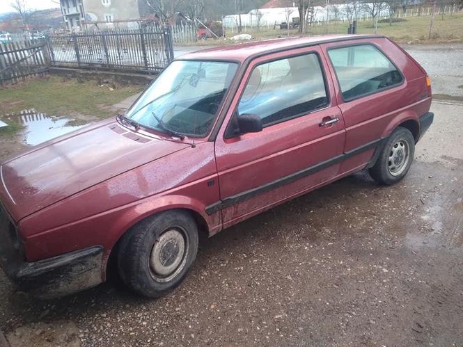 Na prodaju golf 2