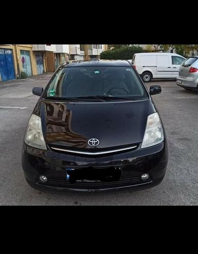 Prodajem Toyotu Prius Hybrid Drive 1.5 Automatic