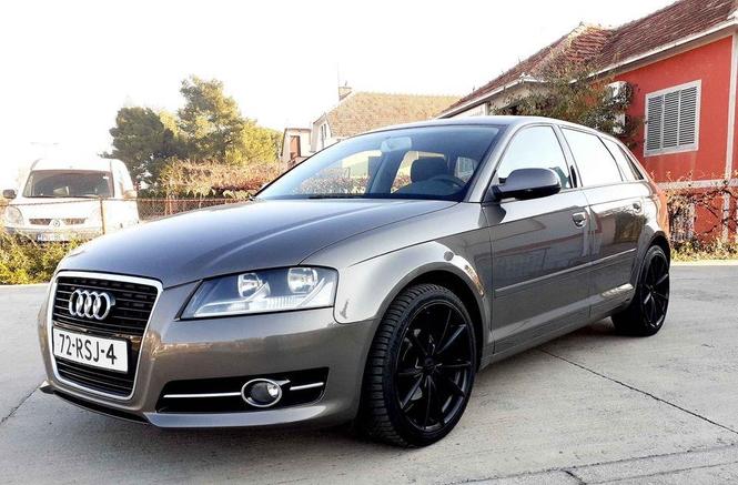 AUDI / A-3 SPORTBACK AUTOMATIK